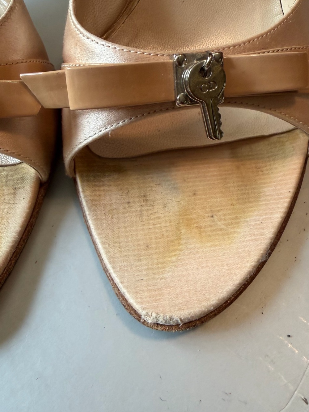 Dior Beige Leather Bow Slide Sandals with Padlock Charm - Picture 2 of 7